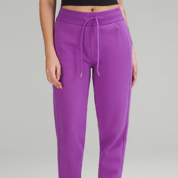 lululemon athletica Pants - PERFECT Lululemon Scuba High Rise *Full Length Jogger, moonlit magenta, size 8